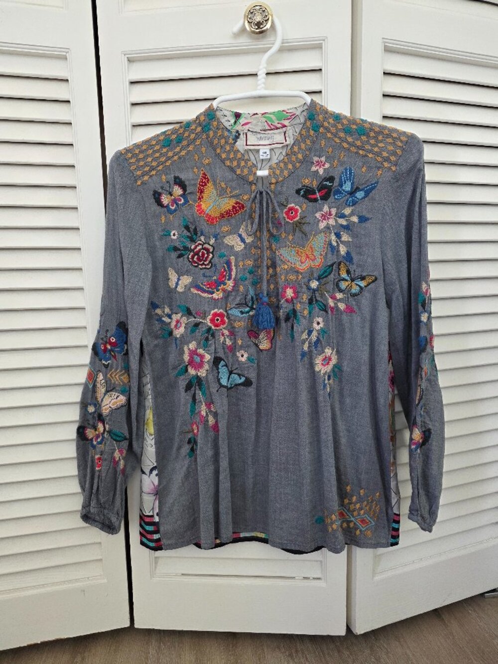 Johnny Was Mariposa Butterfly Flora Silk Scar & Cotton Blouse
